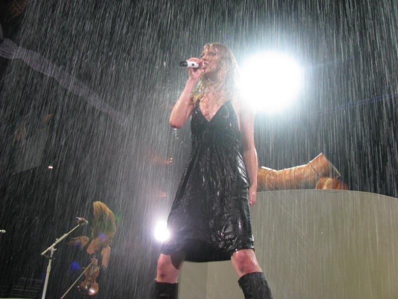 Taylor Swift — April 25 - St. Louis, Missouri — photo 16
