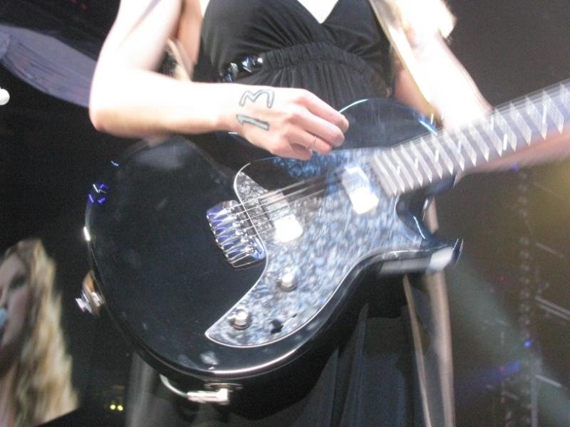 Taylor Swift — April 25 - St. Louis, Missouri — photo 31