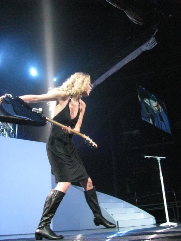 Taylor Swift — April 25 - St. Louis, Missouri — photo 32