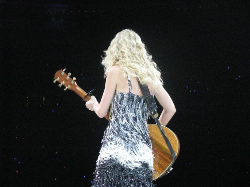Taylor Swift — April 25 - St. Louis, Missouri — photo 46
