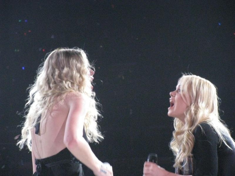 Taylor Swift — April 25 - St. Louis, Missouri — photo 49
