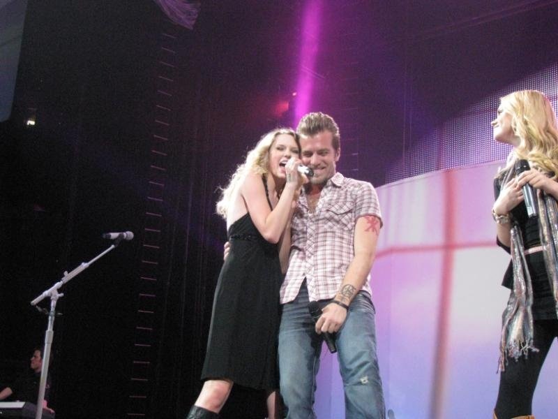 Taylor Swift — April 25 - St. Louis, Missouri — photo 53