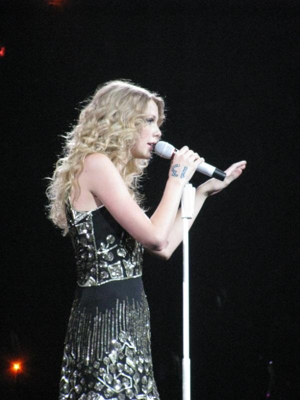 Taylor Swift — April 25 - St. Louis, Missouri — photo 67