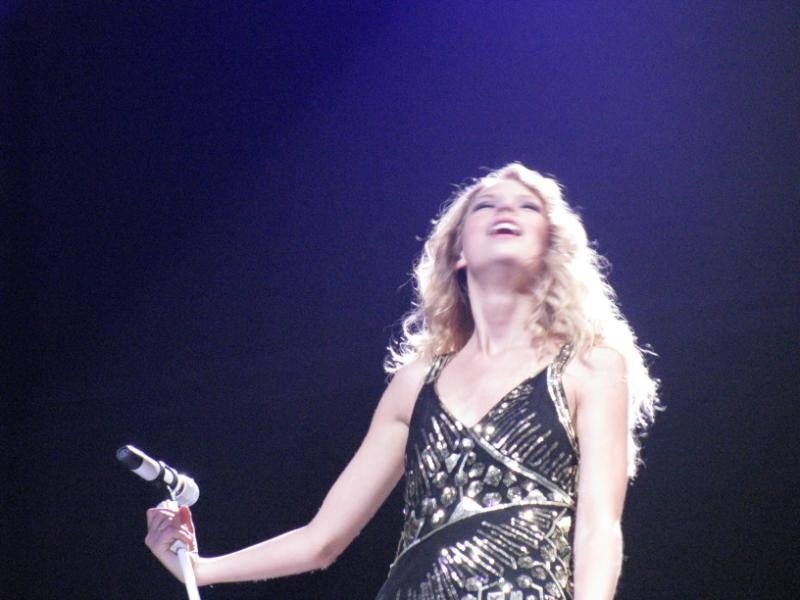 Taylor Swift — April 25 - St. Louis, Missouri — photo 73