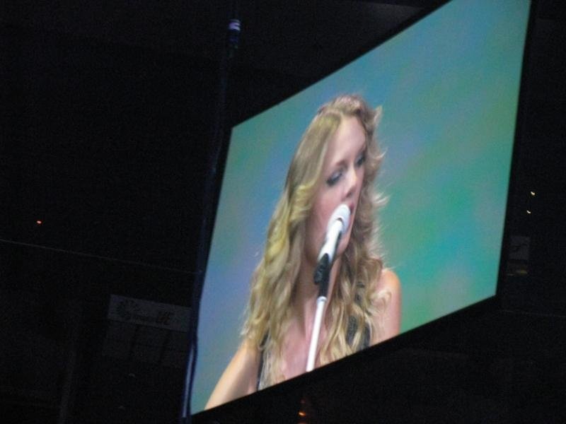 Taylor Swift — April 25 - St. Louis, Missouri — photo 79