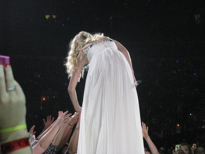Taylor Swift — April 25 - St. Louis, Missouri — photo 84