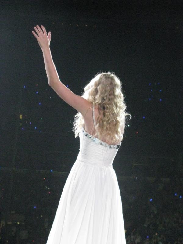 Taylor Swift — April 25 - St. Louis, Missouri — photo 85