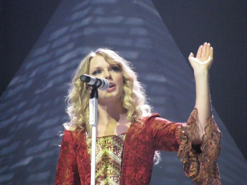 Taylor Swift — April 25 - St. Louis, Missouri — photo 95