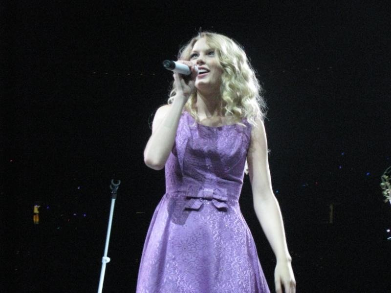 Taylor Swift — April 25 - St. Louis, Missouri — photo 98