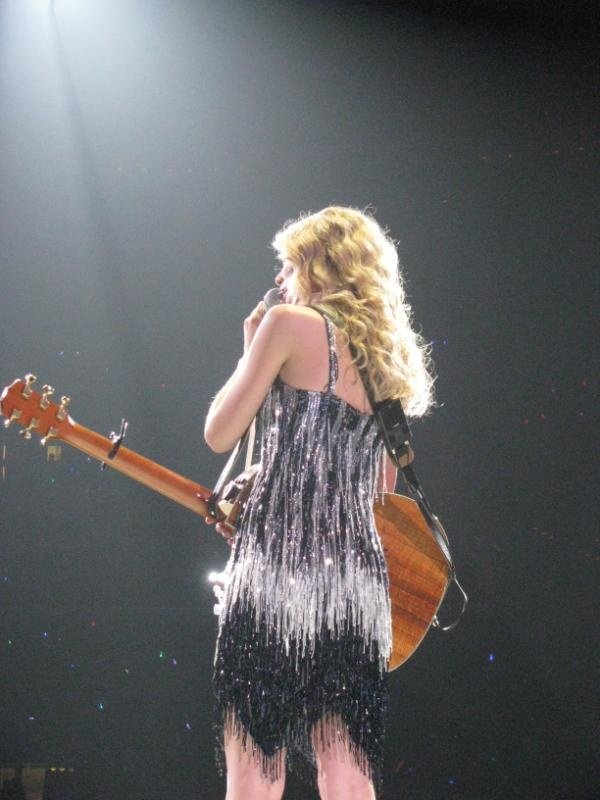 Taylor Swift — April 25 - St. Louis, Missouri — photo 101