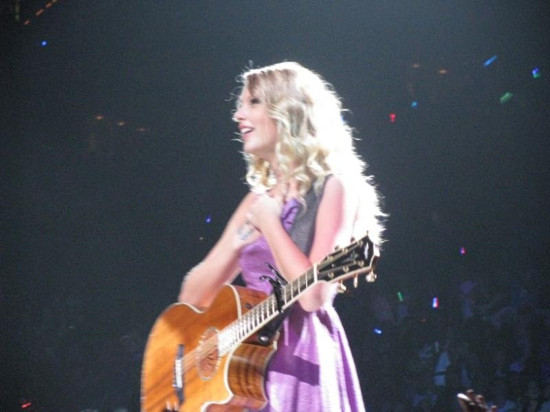 Taylor Swift — April 25 - St. Louis, Missouri — photo 102