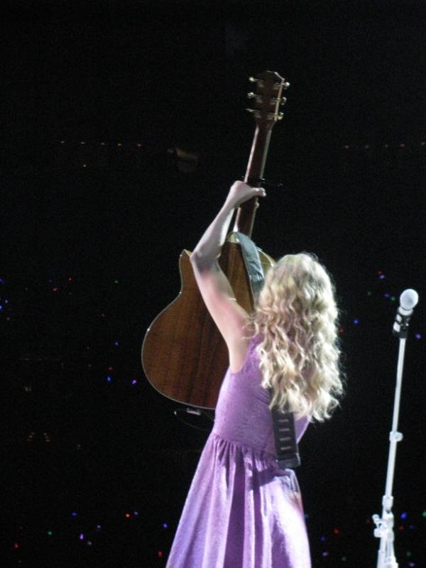 Taylor Swift — April 25 - St. Louis, Missouri — photo 103