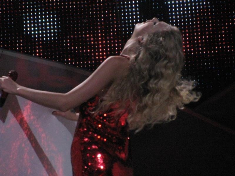 Taylor Swift — April 25 - St. Louis, Missouri — photo 114