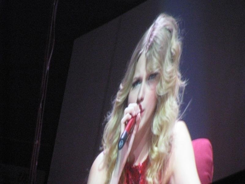 Taylor Swift — April 25 - St. Louis, Missouri — photo 118