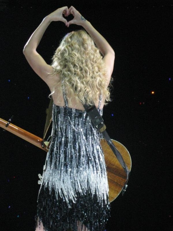 Taylor Swift — April 25 - St. Louis, Missouri — photo 119