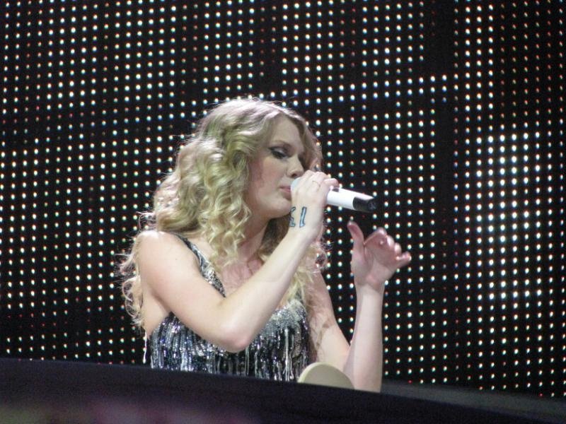 Taylor Swift — April 25 - St. Louis, Missouri — photo 124