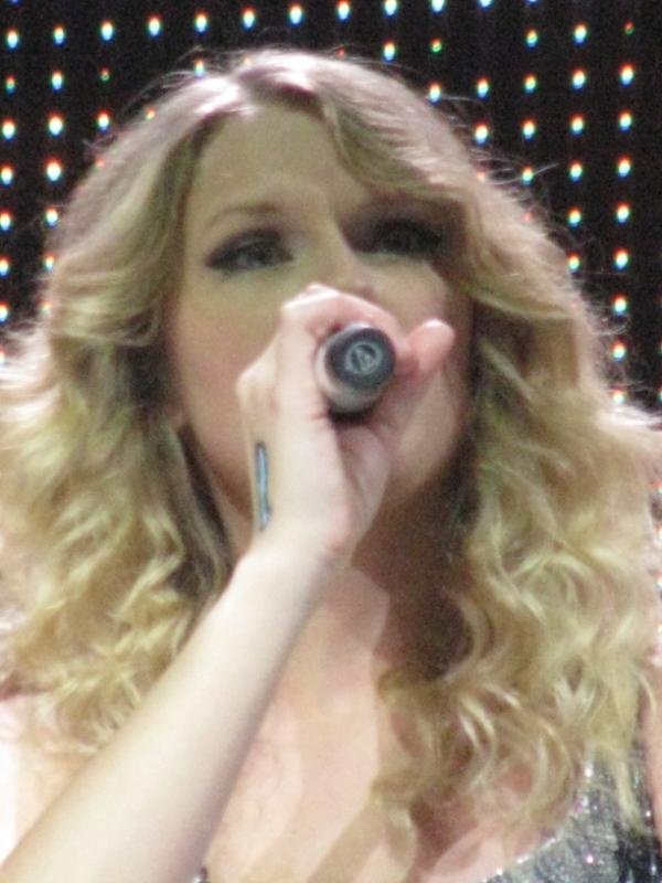 Taylor Swift — April 25 - St. Louis, Missouri — photo 126
