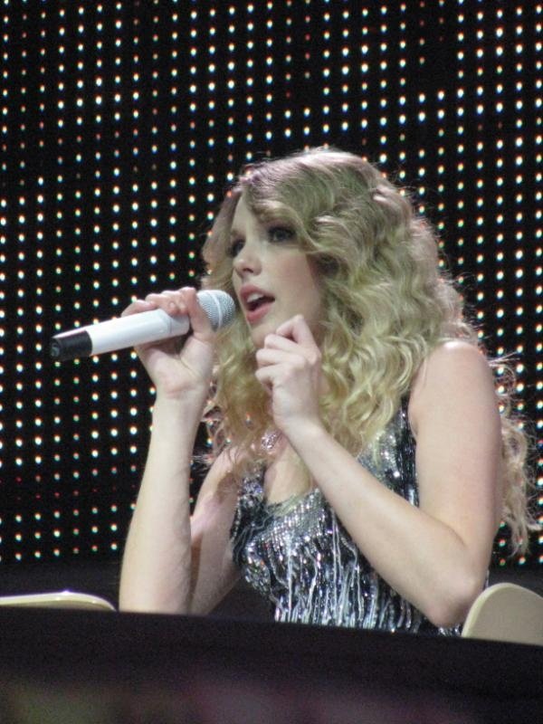 Taylor Swift — April 25 - St. Louis, Missouri — photo 127