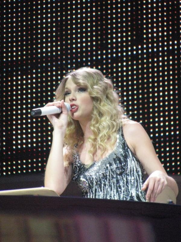 Taylor Swift — April 25 - St. Louis, Missouri — photo 128