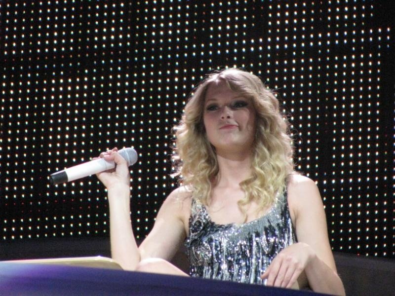 Taylor Swift — April 25 - St. Louis, Missouri — photo 131