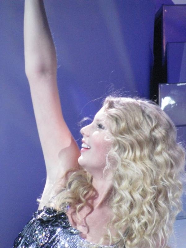 Taylor Swift — April 25 - St. Louis, Missouri — photo 141