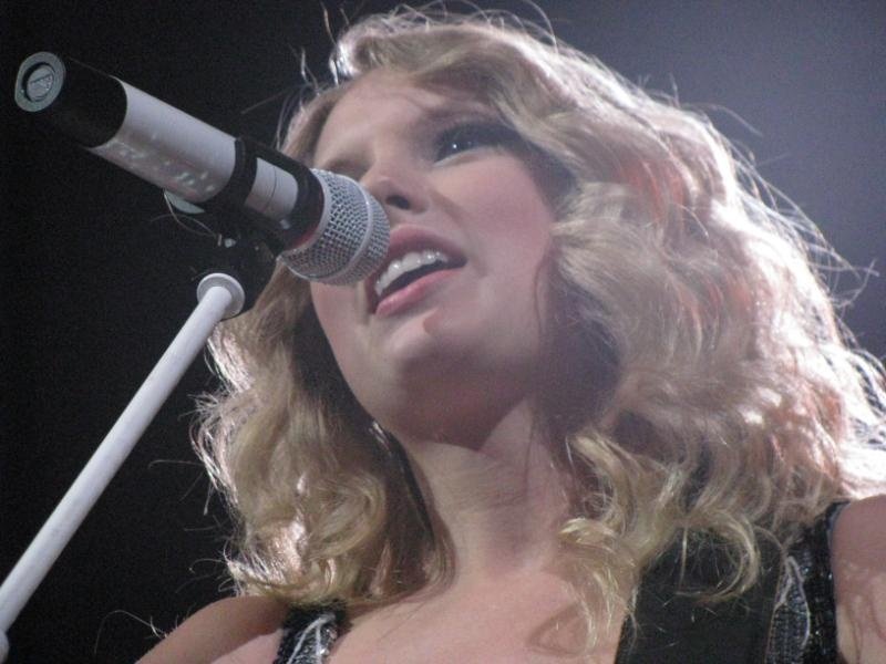 Taylor Swift — April 25 - St. Louis, Missouri — photo 159