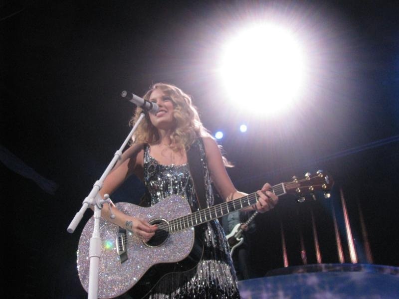 Taylor Swift — April 25 - St. Louis, Missouri — photo 160