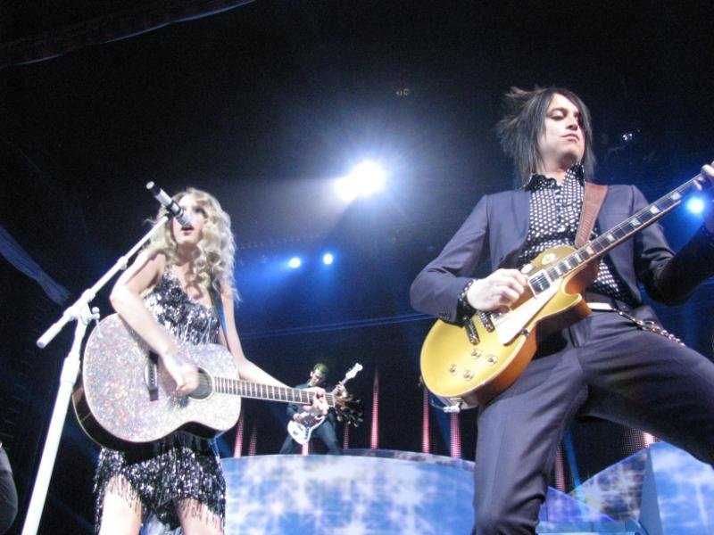 Taylor Swift — April 25 - St. Louis, Missouri — photo 163