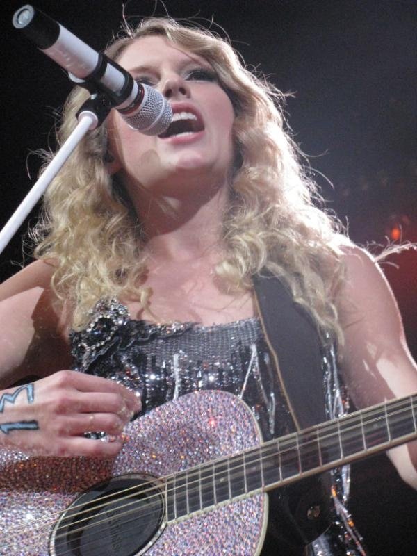 Taylor Swift — April 25 - St. Louis, Missouri — photo 166