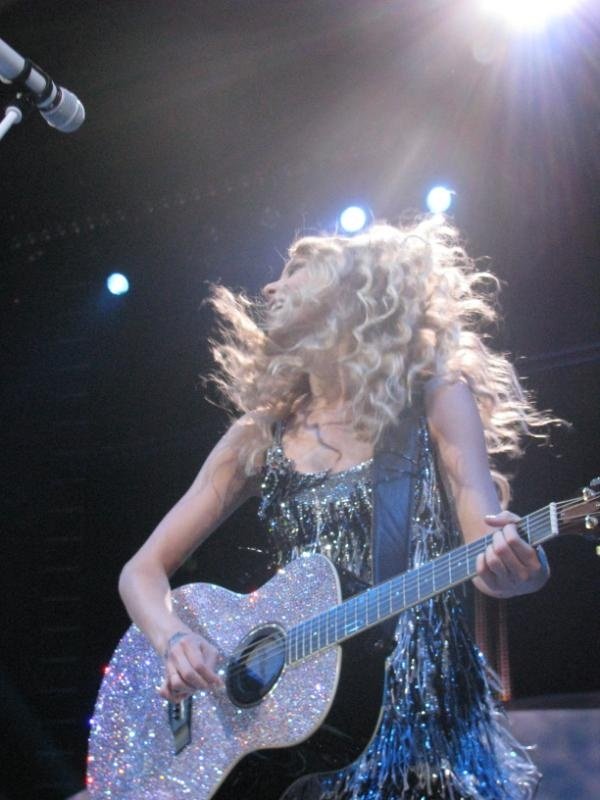 Taylor Swift — April 25 - St. Louis, Missouri — photo 172