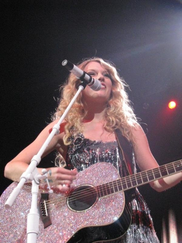 Taylor Swift — April 25 - St. Louis, Missouri — photo 178