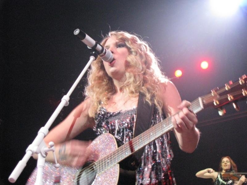 Taylor Swift — April 25 - St. Louis, Missouri — photo 179