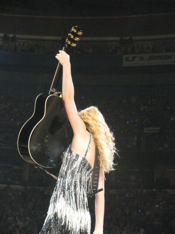 Taylor Swift — April 25 - St. Louis, Missouri — photo 183