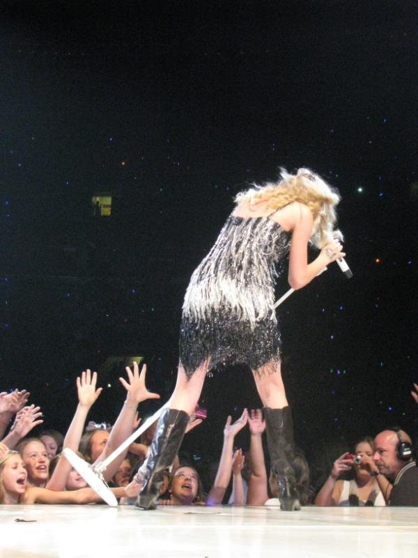 Taylor Swift — April 25 - St. Louis, Missouri — photo 191