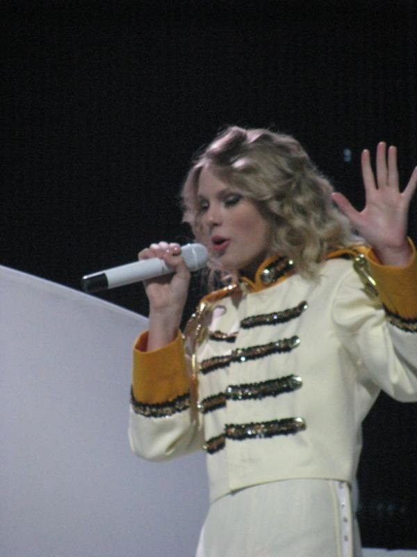 Taylor Swift — April 25 - St. Louis, Missouri — photo 199