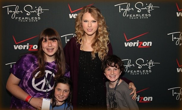 Taylor Swift — Chicago IL October 10 — photo 1