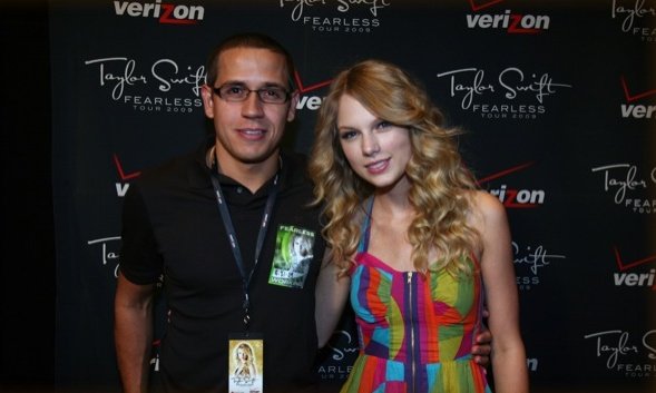 Taylor Swift — glendale AZ — photo 2