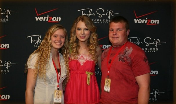 Taylor Swift — jonesboro ,AR — photo 1