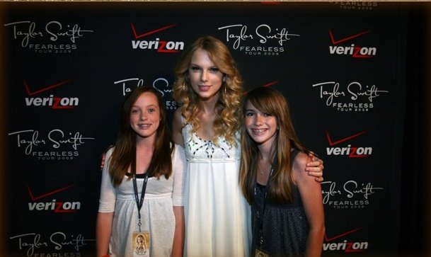 Taylor Swift — los angeles CA — photo 3
