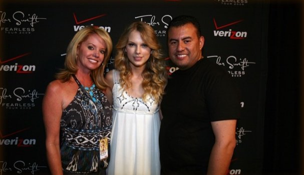 Taylor Swift — los angeles CA — photo 4
