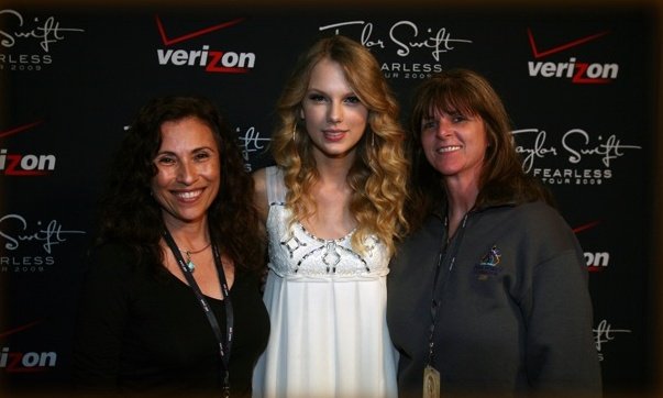 Taylor Swift — los angeles CA — photo 9