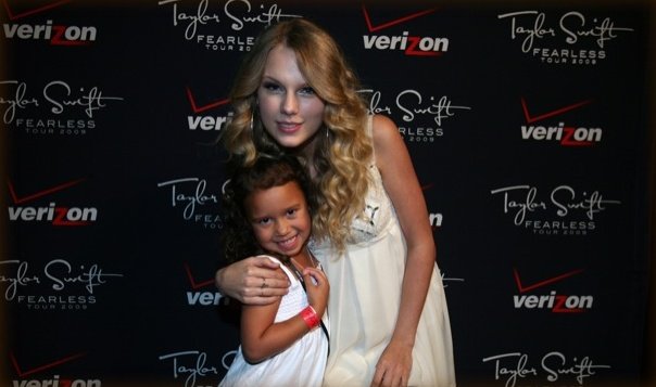 Taylor Swift — los angeles CA — photo 10