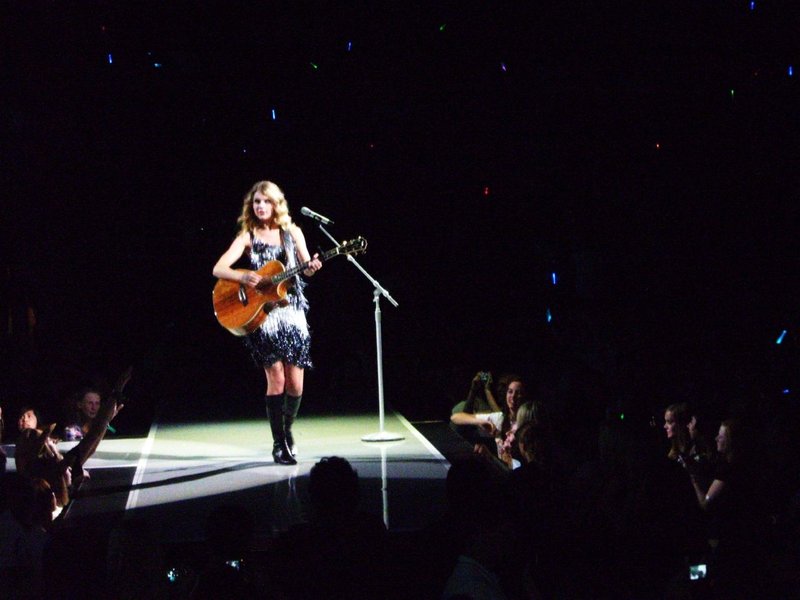 Taylor Swift — May 15 - Seattle, Washington — photo 1