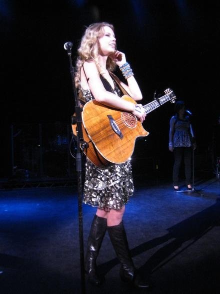 Taylor Swift — May 6 - London, United Kingdom — photo 9