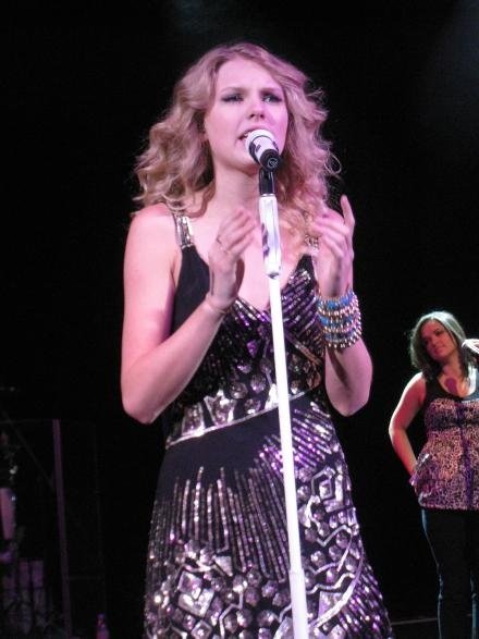 Taylor Swift — May 6 - London, United Kingdom — photo 20
