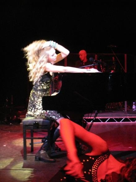Taylor Swift — May 6 - London, United Kingdom — photo 30