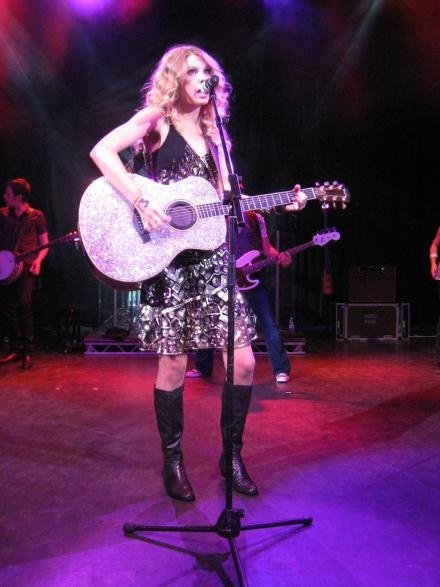Taylor Swift — May 6 - London, United Kingdom — photo 36