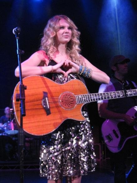 Taylor Swift — May 6 - London, United Kingdom — photo 37