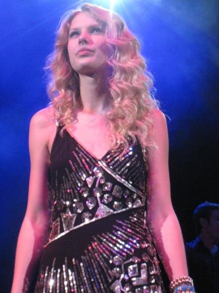 Taylor Swift — May 6 - London, United Kingdom — photo 39