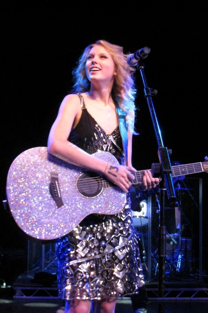 Taylor Swift — May 6 - London, United Kingdom — photo 40